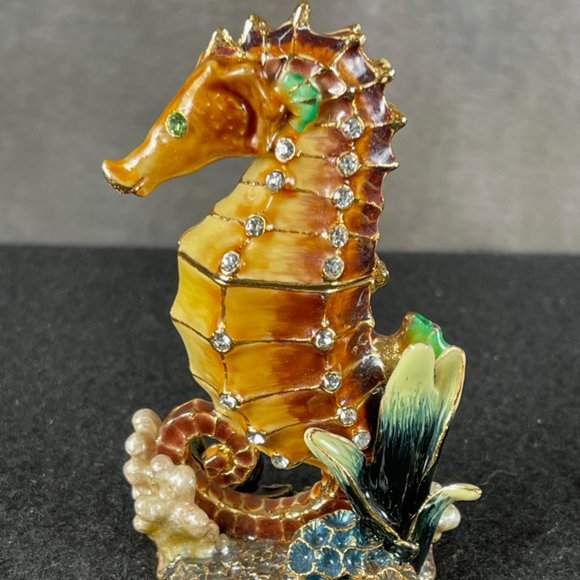Rare! Nobility Bejeweled Seahorse Trinket Box. Gorgeous Enamel Colors and Stones - Picture 1 of 8
